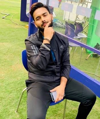 Rishabh Pant Wiki, Age, Biography, Girlfriend, Height, Family, And More ...