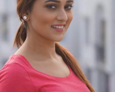 Mimi Chakraborty images