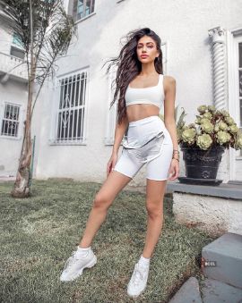 Alanna Panday Wiki, Age, Boyfriend, Family, Biography, Hot, Movie (2020)