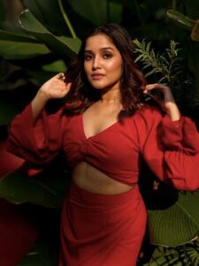 Anikha Surendran Wiki, Age, Biography, Height, Boyfriend & Family