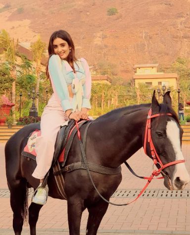 Sonali Doing Horse riding