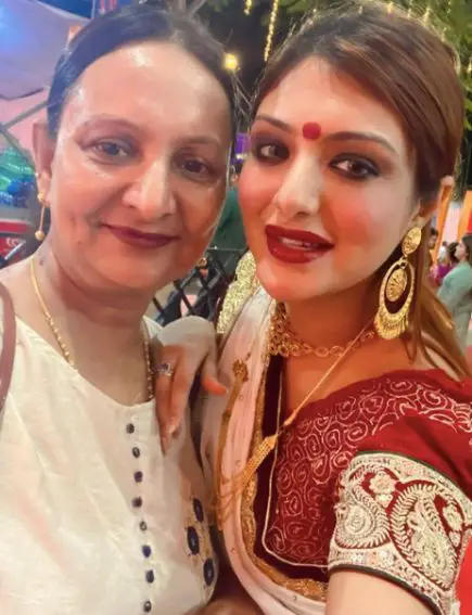 Khushi Mukherjee with Mother