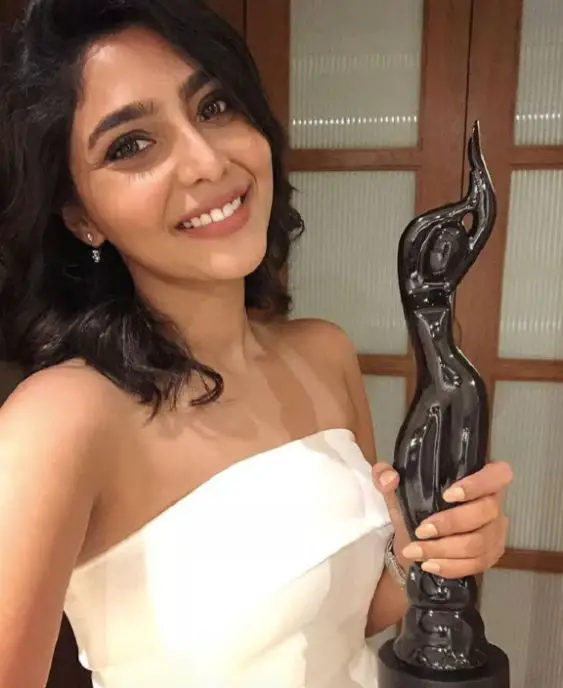 Aishwarya with Award