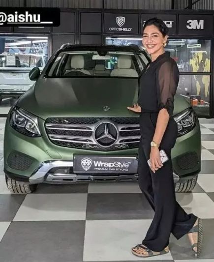 Aishwarya with Mercedez