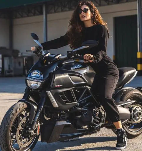 Paola with her Bike