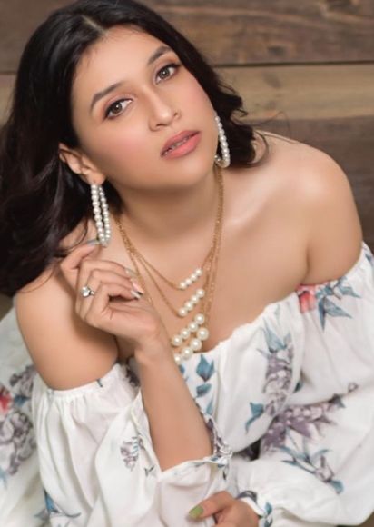 Mannara Chopra wiki